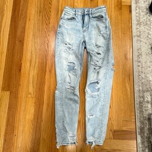 Women’s 00 ripped American Eagle jeans distressed